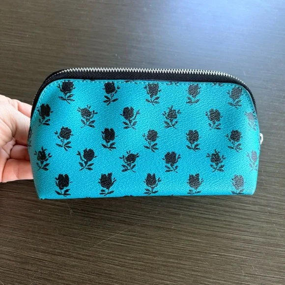 Coach Badlands Cosmetic Case (Blue/Black) 2016 - Picture 3 of 12